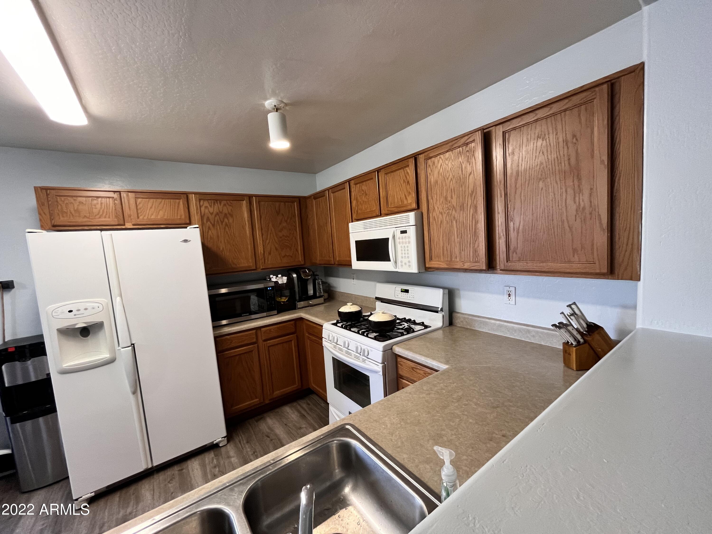 6541 West Riva Road Phoenix, AZ 85043 - Photo 13 of 32 IMG_0083