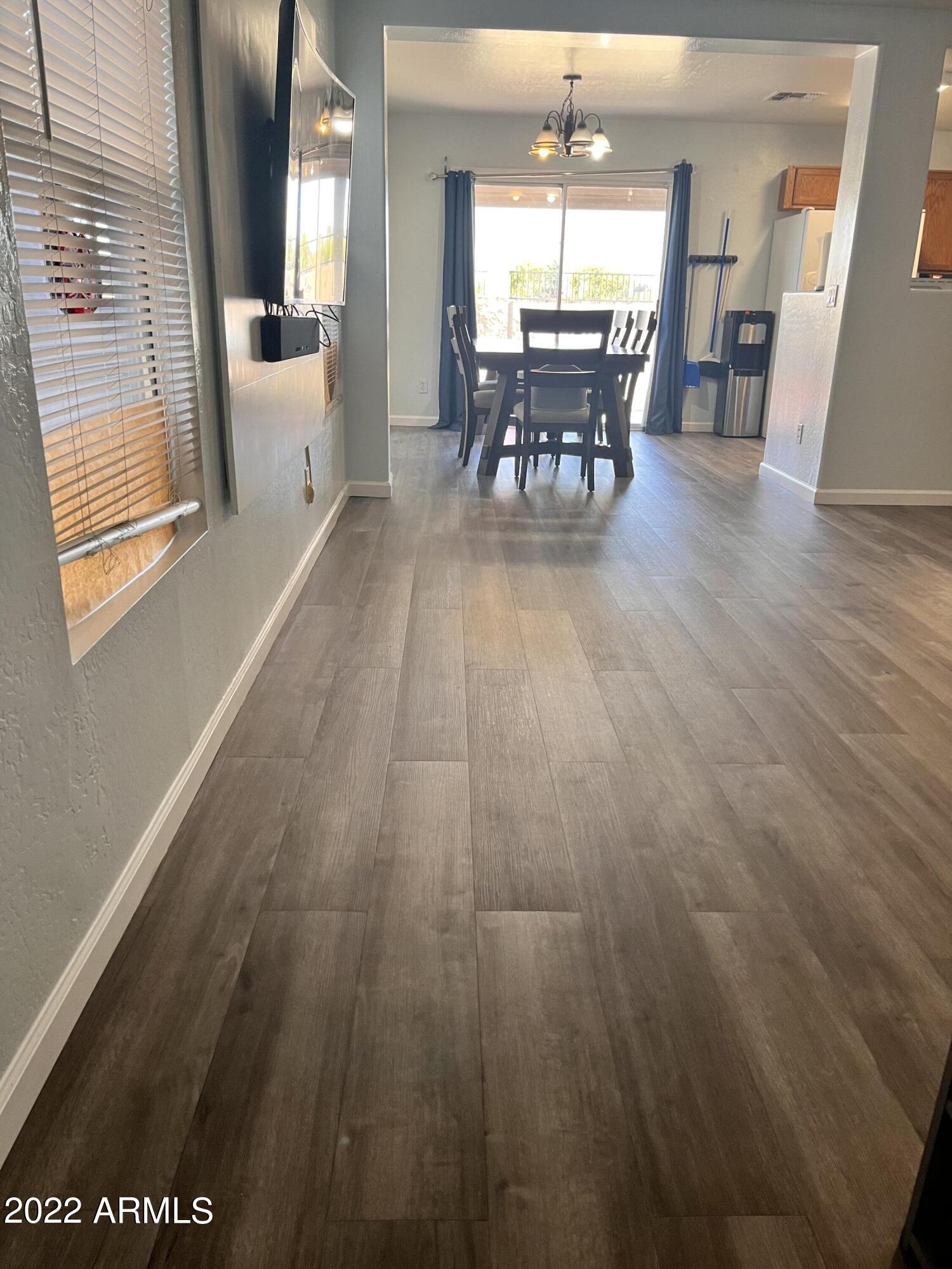 6541 West Riva Road Phoenix, AZ 85043 - Photo 3 of 32 IMG_0072