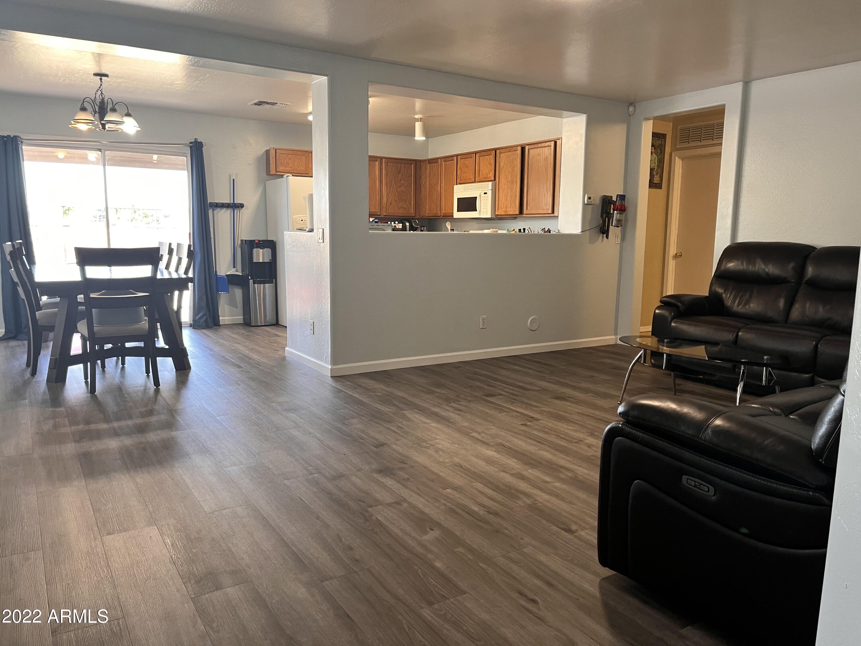 6541 West Riva Road Phoenix, AZ 85043 - Photo 4 of 32 IMG_0073
