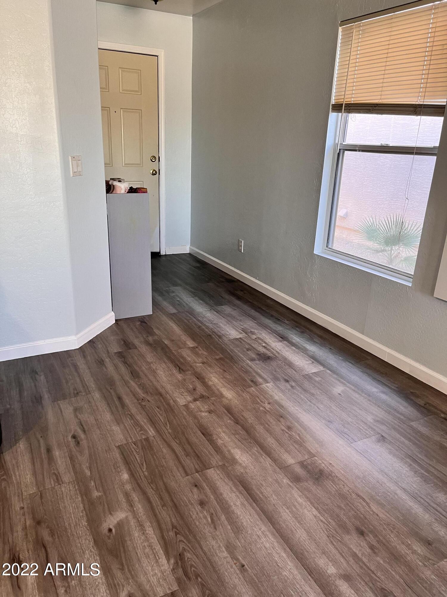 6541 West Riva Road Phoenix, AZ 85043 - Photo 8 of 32 IMG_0078