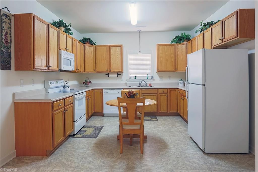 420 Barnsdale Ridge Road Kernersville, NC 27284 - Photo 7 of 25 Gallery Image 7