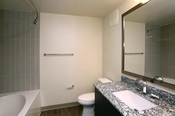 $2,311 | 700 East Algonquin Road, Unit 2312, Schaumburg, IL 60173
