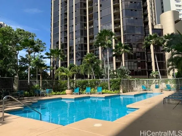 $750,000 | 1212 Nuuanu Avenue, Unit PH3603, Honolulu, HI 96817