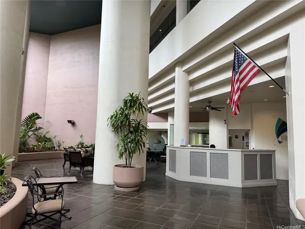 $750,000 | 1212 Nuuanu Avenue, Unit PH3603, Honolulu, HI 96817