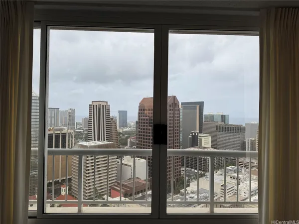 $750,000 | 1212 Nuuanu Avenue, Unit PH3603, Honolulu, HI 96817