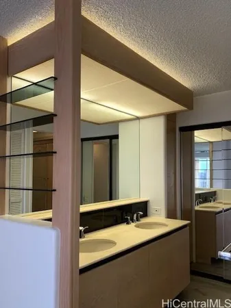 $750,000 | 1212 Nuuanu Avenue, Unit PH3603, Honolulu, HI 96817