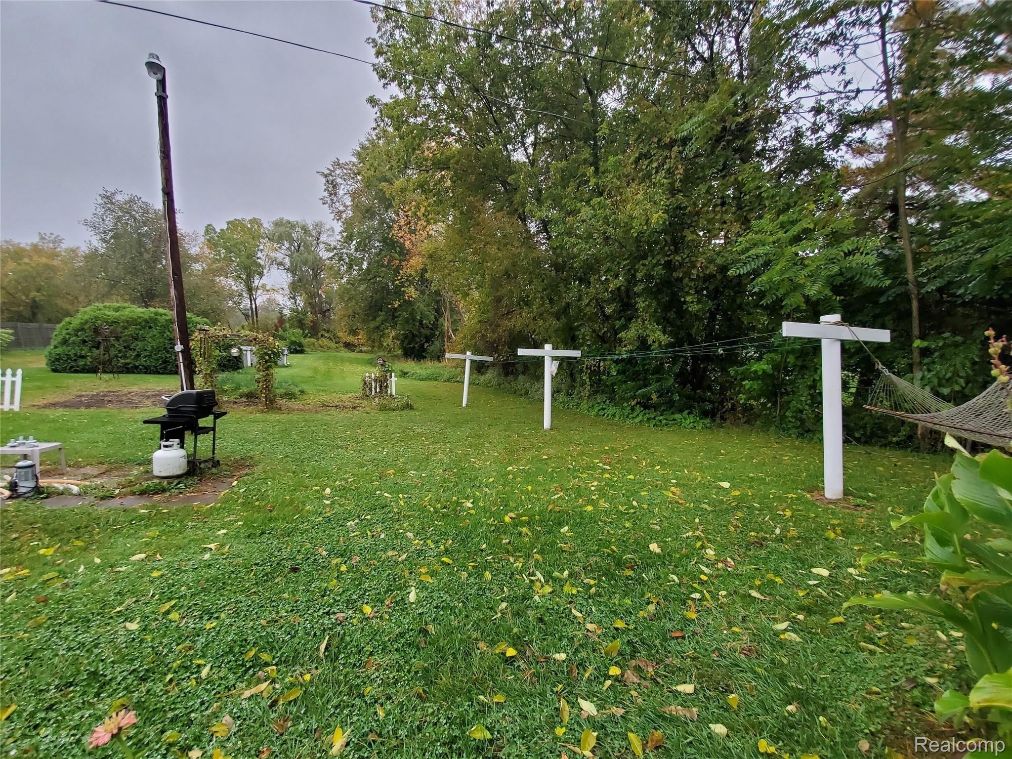 6432 East Carpenter Road Flint, MI 48506 - Photo 24 of 24 36.jpg
