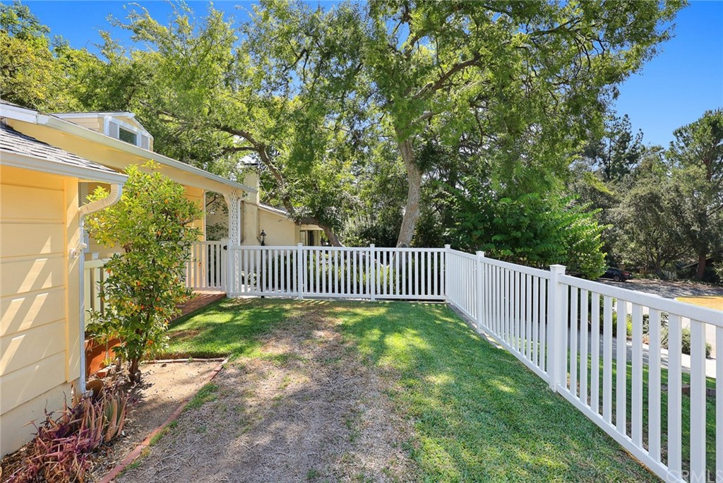 1183 Menlo Drive Altadena, CA 91001 - Photo 26 of 34 Front porch