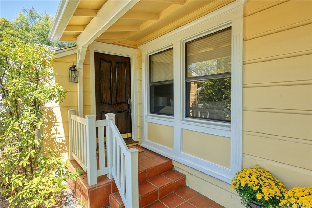 1183 Menlo Drive Altadena, CA 91001 - Photo 3 of 34