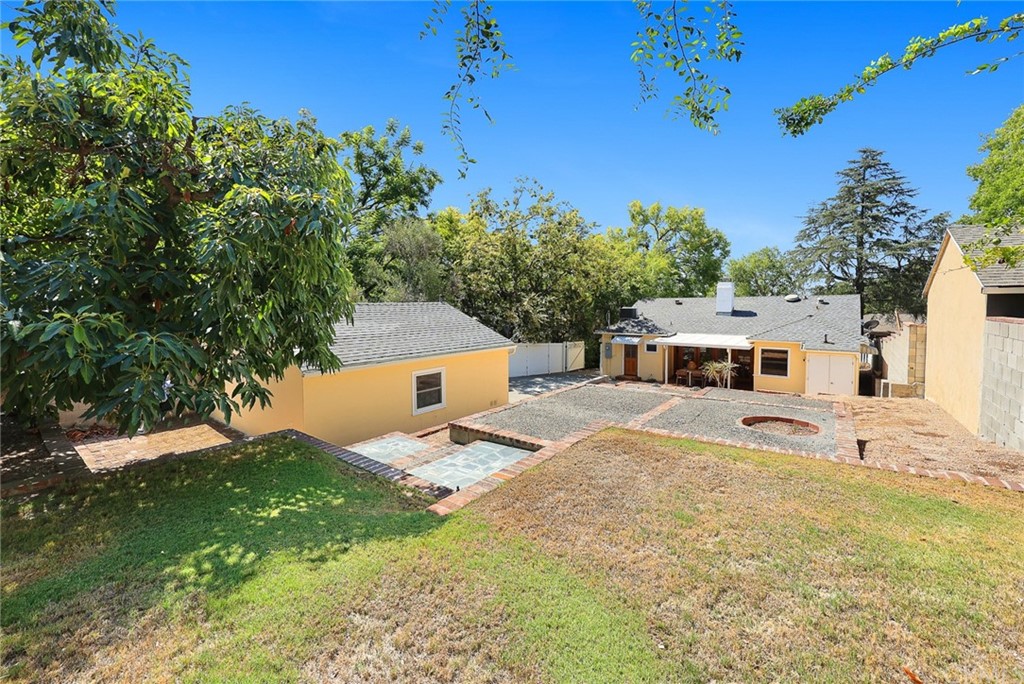 1183 Menlo Drive Altadena, CA 91001 - Photo 33 of 34 a house view with a sitting space and garden