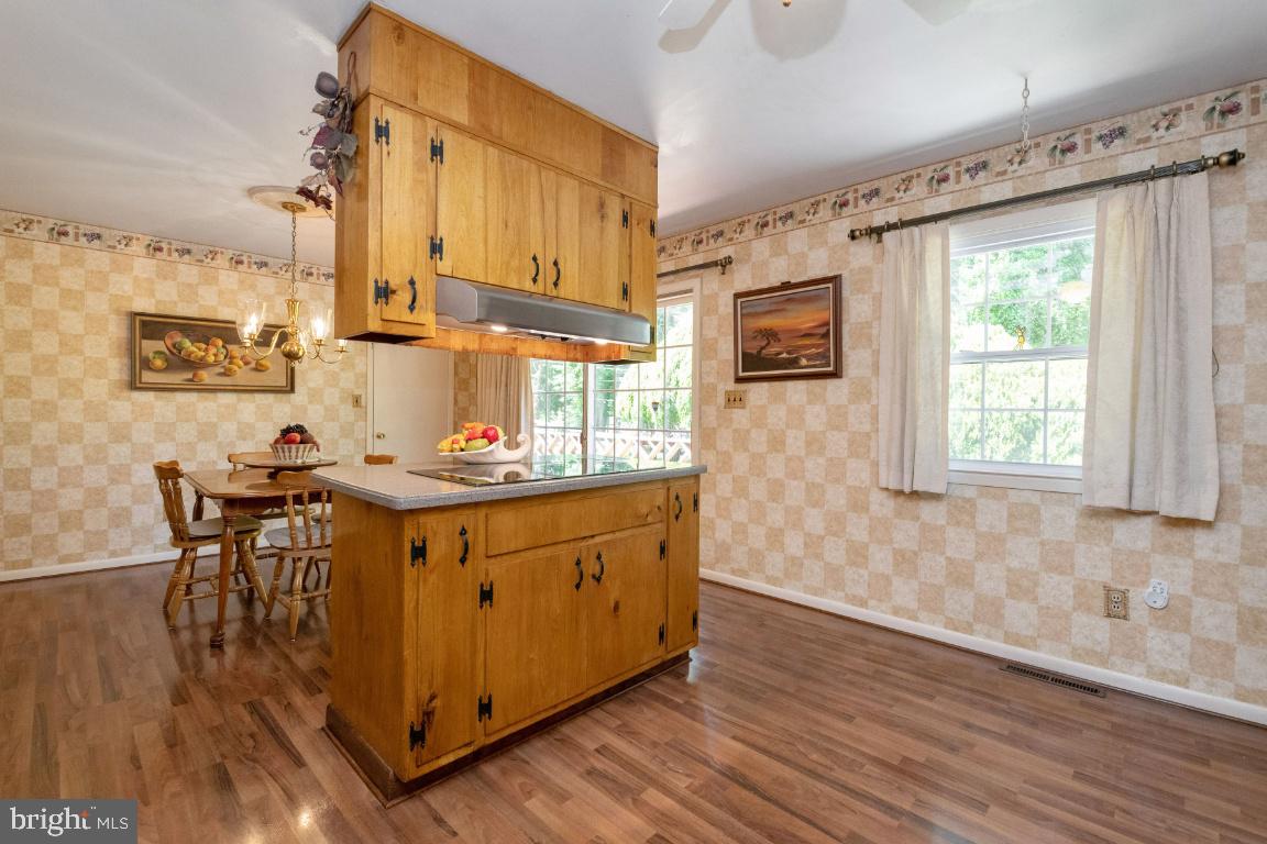 1400 Autumn Leaf Road Baltimore, MD 21286 - Photo 14 of 54 Large kitchen with center cook top island