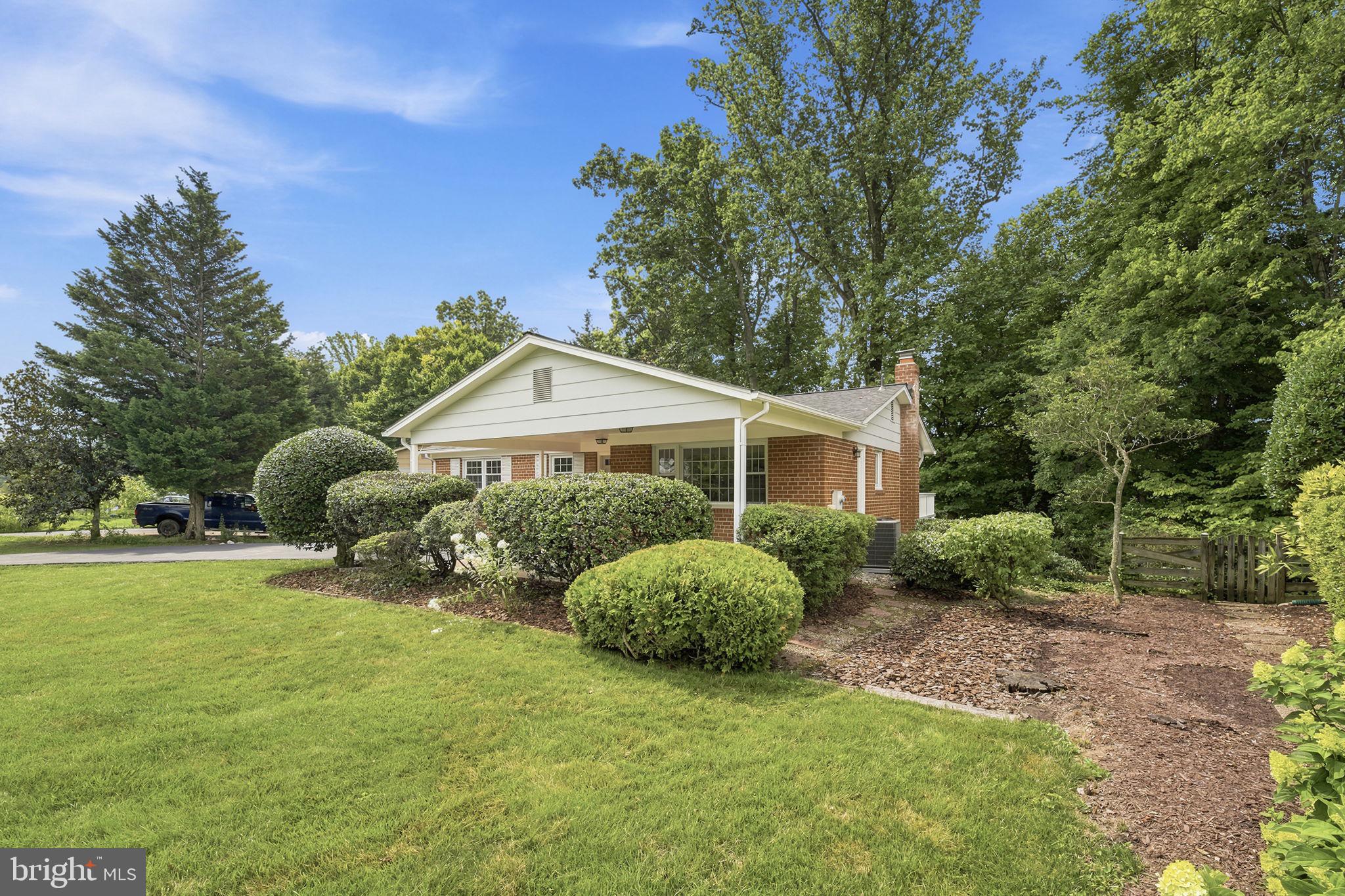 6922 Sydenstricker Road Springfield, VA 22153 - Photo 7 of 64