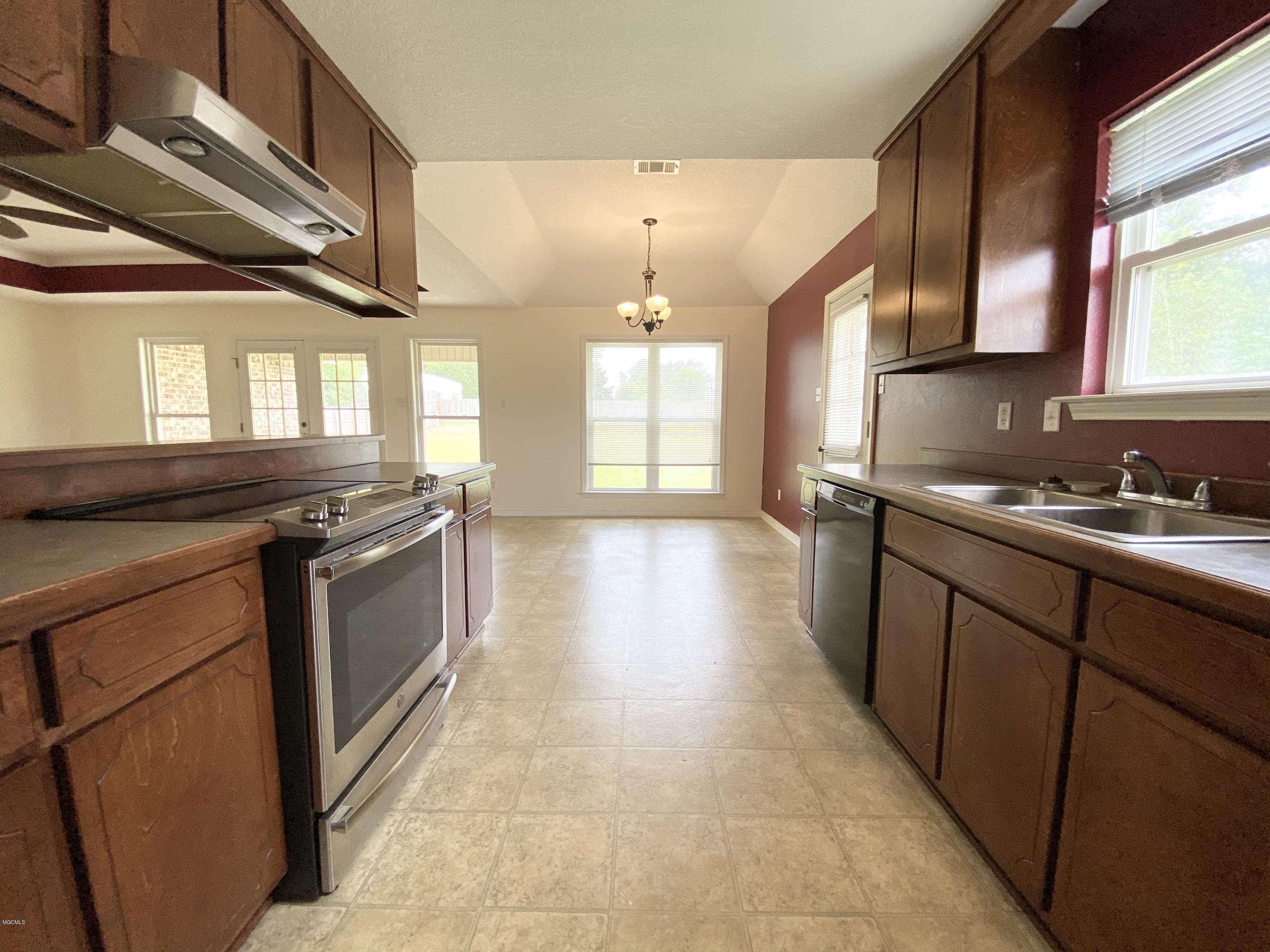 20190 West Wortham Road Saucier, MS 39574 - Photo 6 of 25 IMG-2233