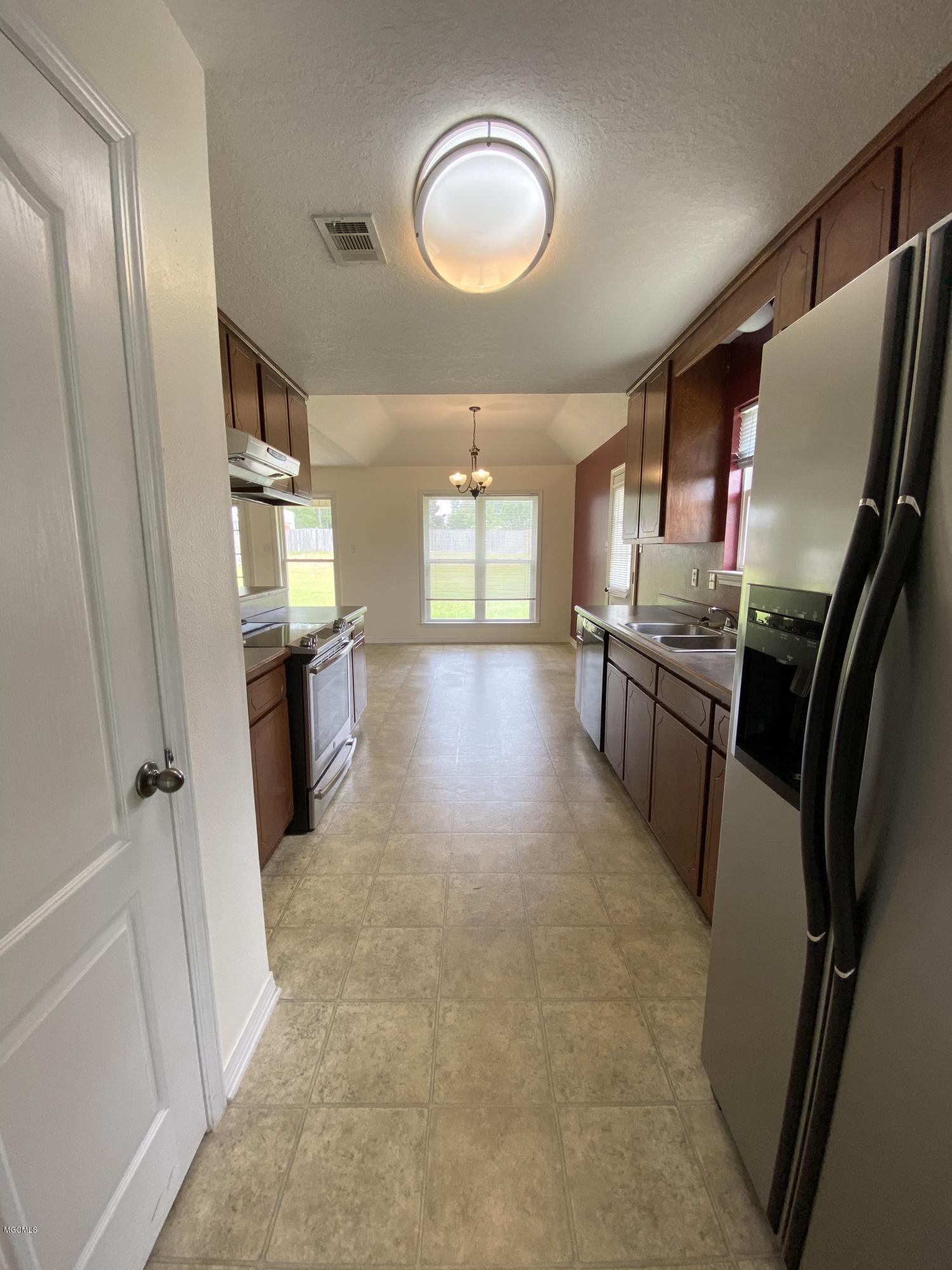 20190 West Wortham Road Saucier, MS 39574 - Photo 7 of 25 IMG-2231