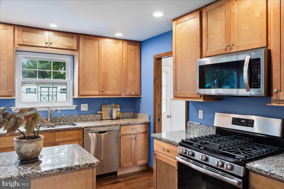 562 Coach Road Horsham, PA 19044 - Photo 17 of 41