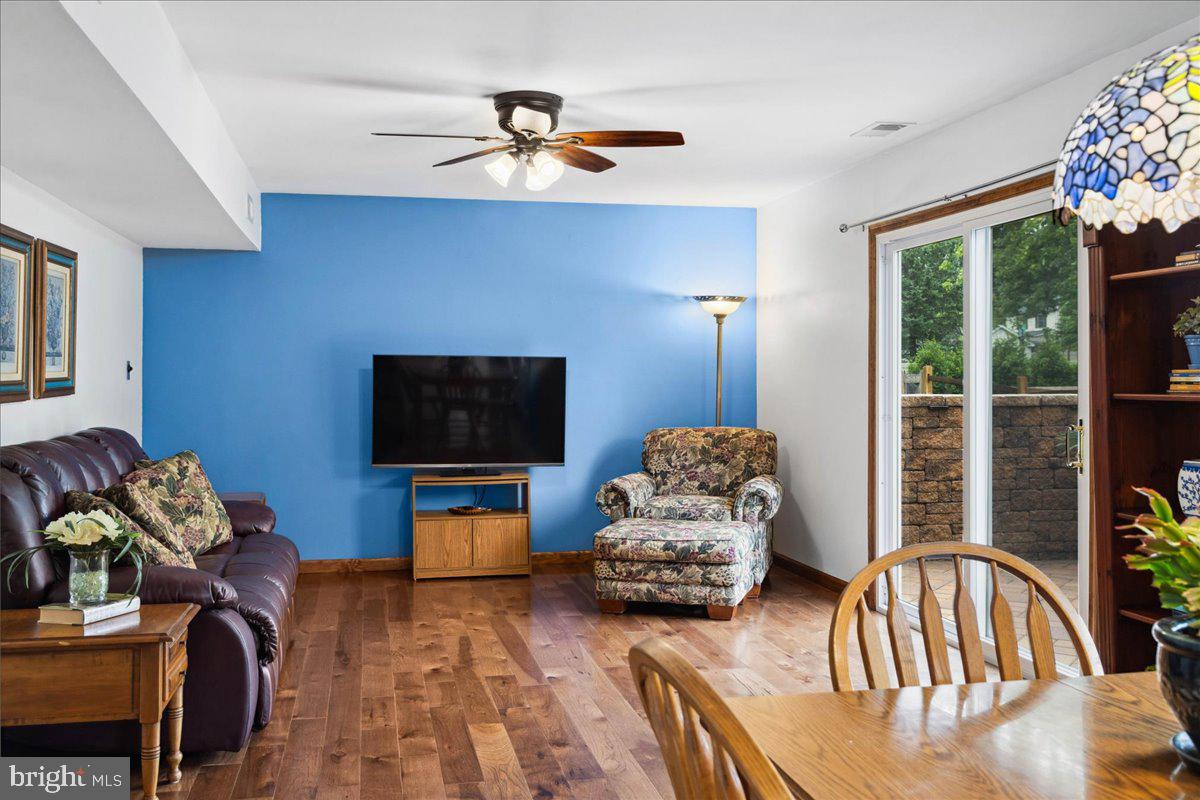 562 Coach Road Horsham, PA 19044 - Photo 19 of 41