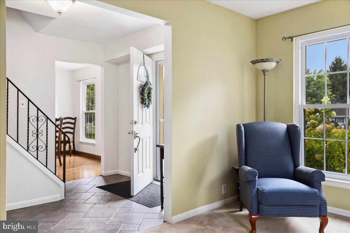 562 Coach Road Horsham, PA 19044 - Photo 5 of 41