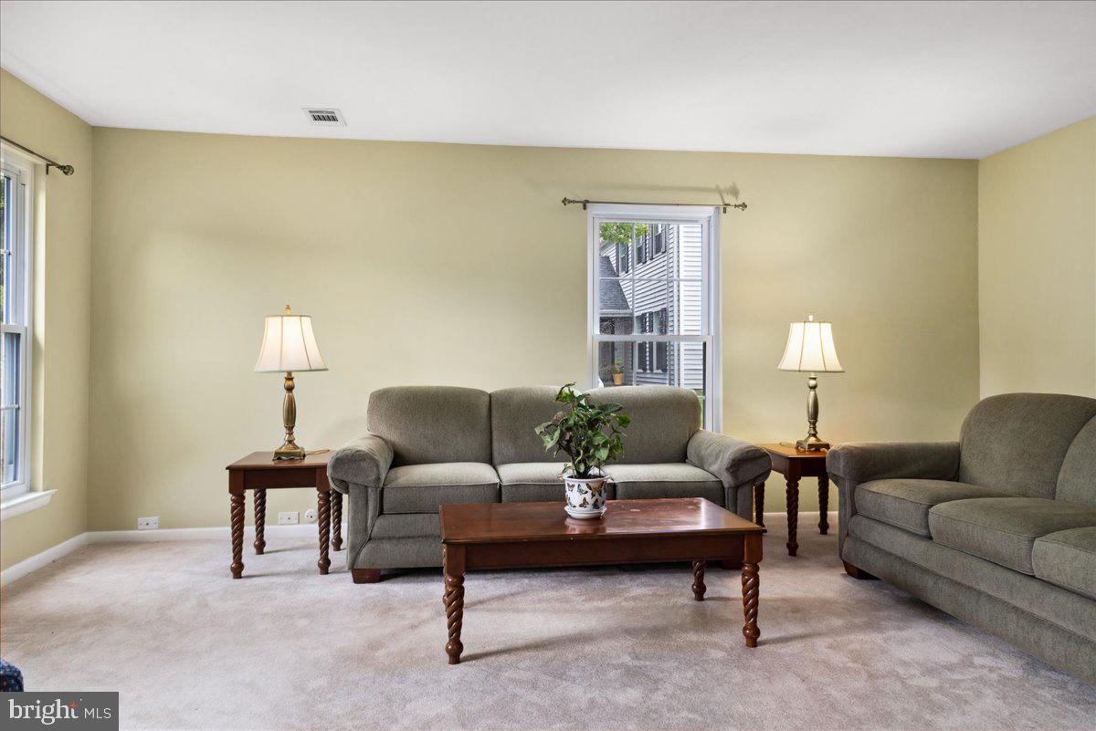 562 Coach Road Horsham, PA 19044 - Photo 6 of 41