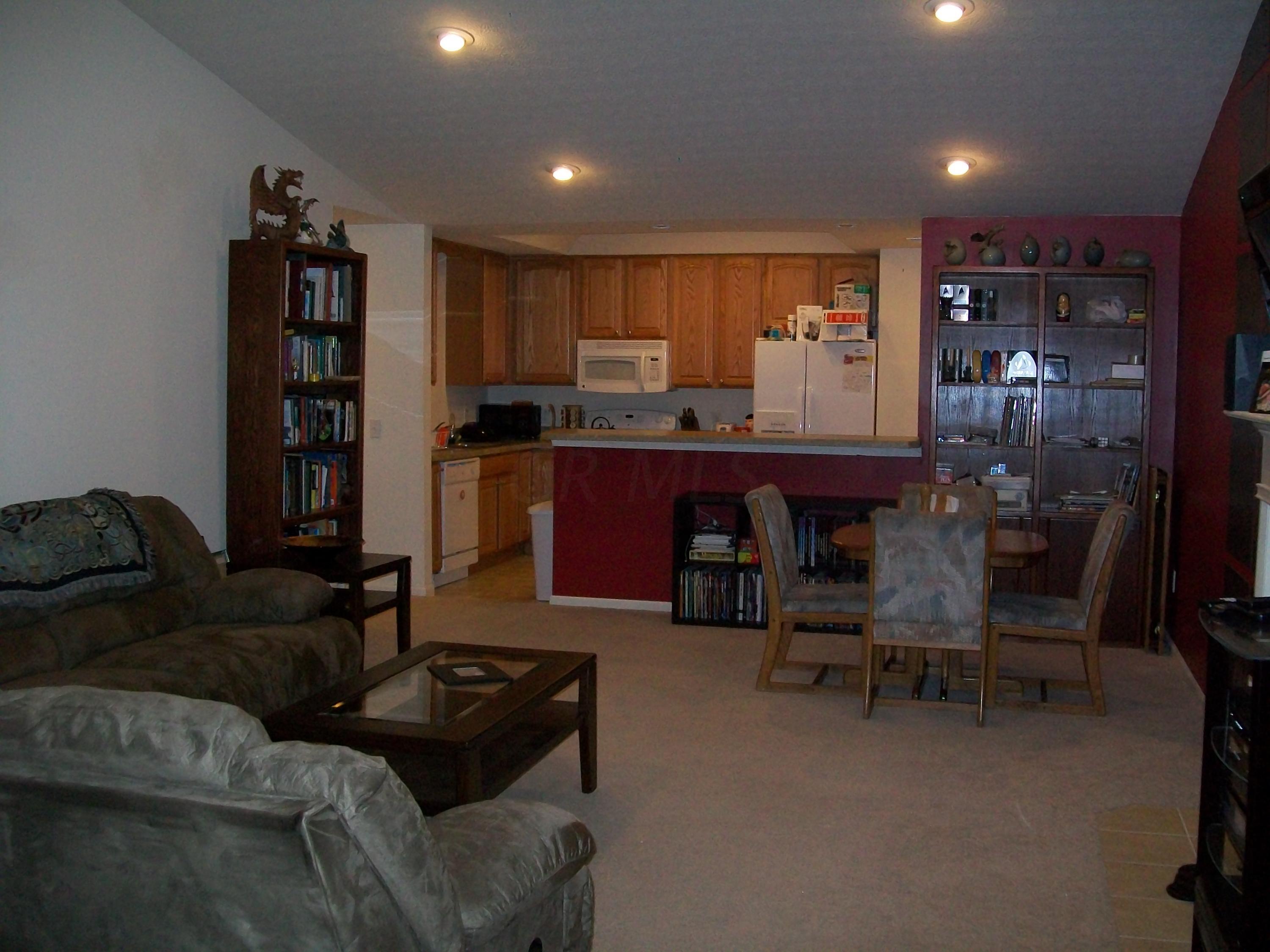 7045 Limerick Lane Powell, OH 43065 - Photo 4 of 12
