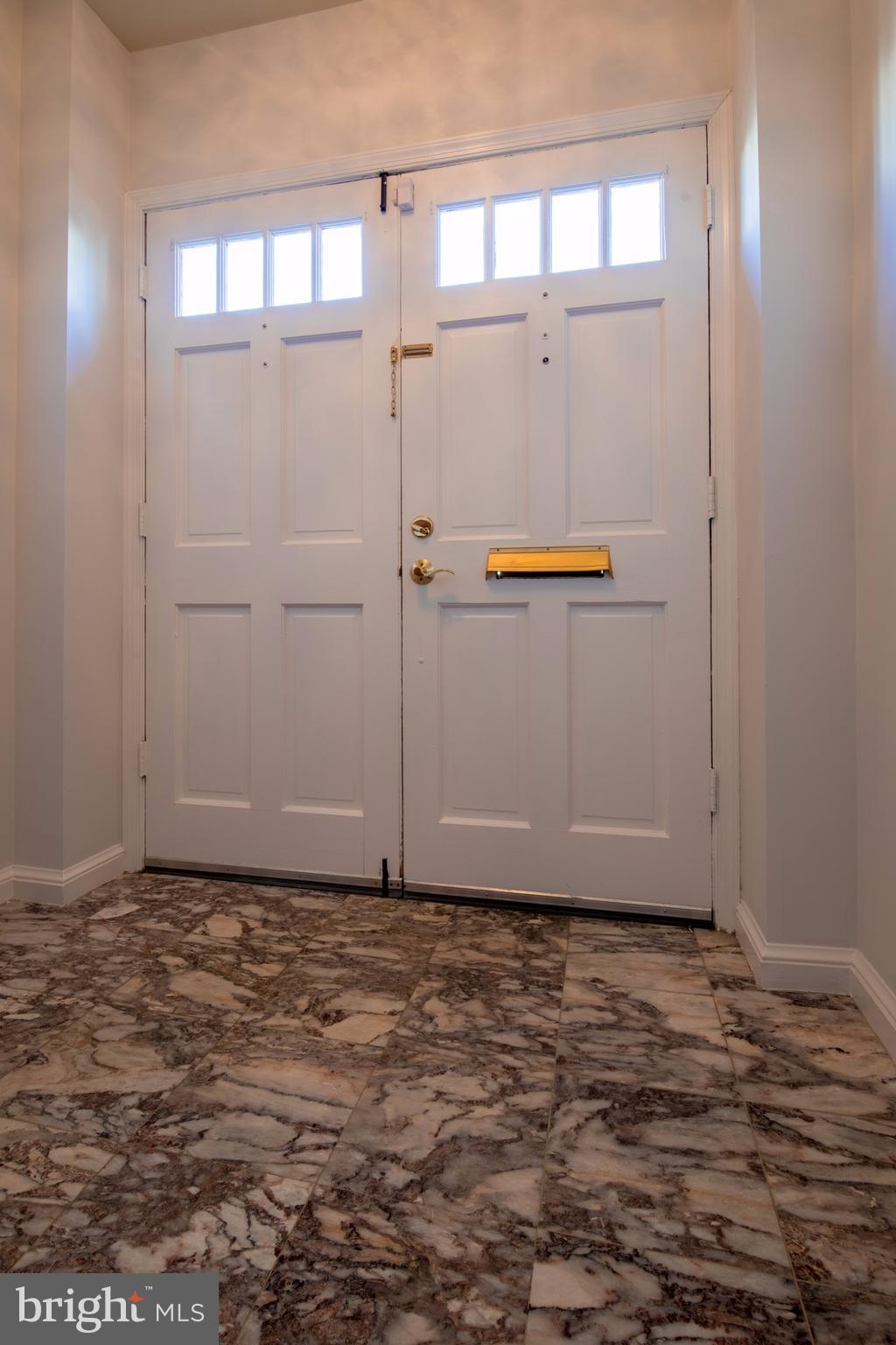 8087 Powderbrook Lane Springfield, VA 22153 - Photo 5 of 24 Interior (General)