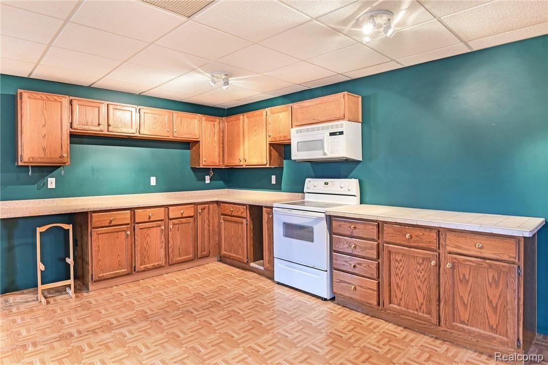 1337 Hemingway Road Lake Orion, MI 48360 - Photo 20 of 37 CNG_2708.jpg