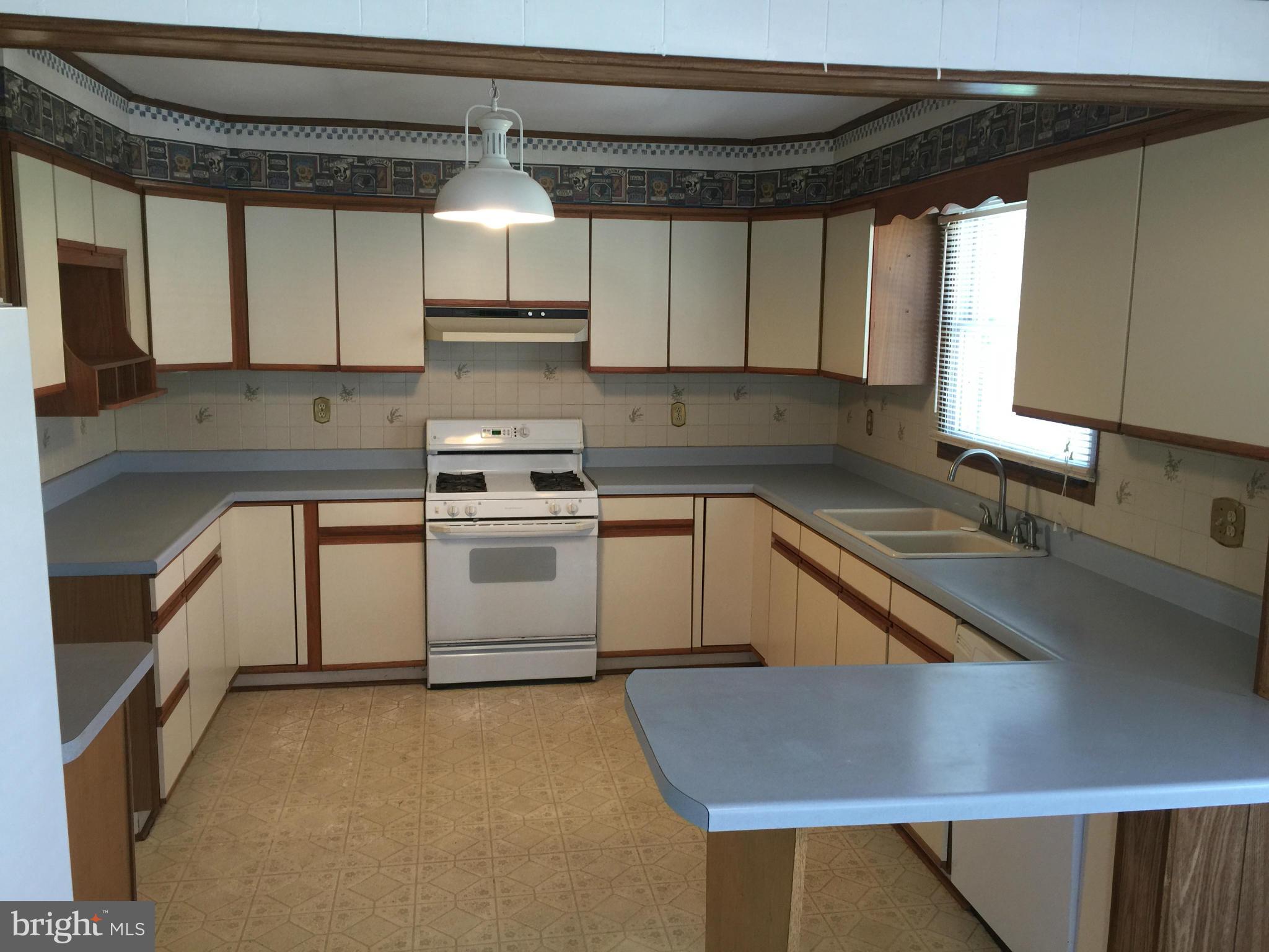 251 Christmas Tree Lane, Unit 103 Stephenson, VA 22656 - Photo 16 of 29 Kitchen