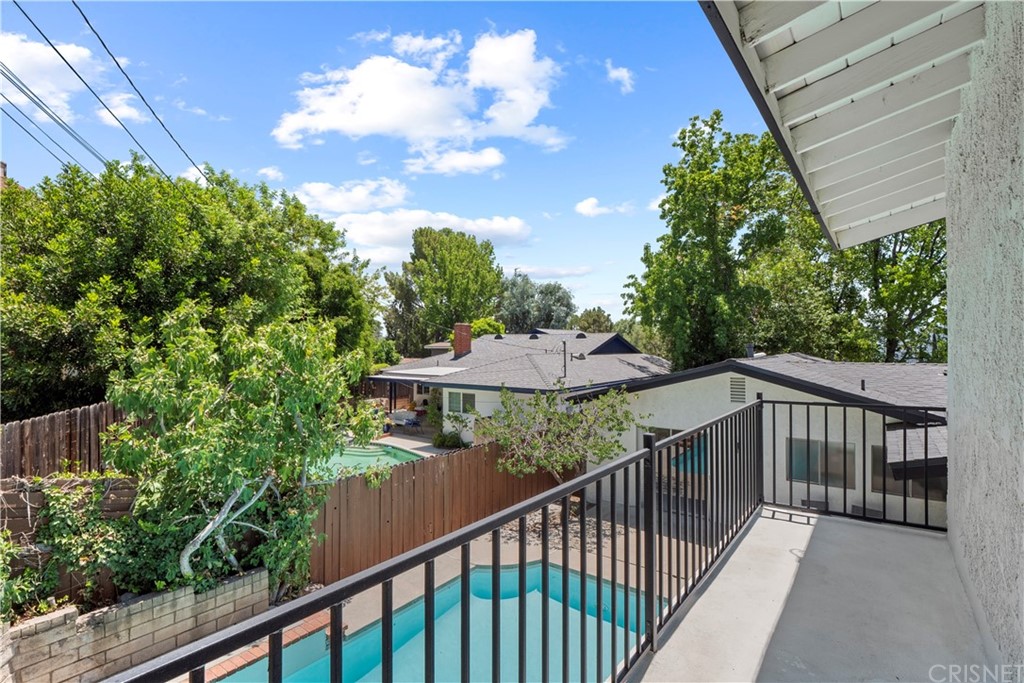 3653 El Caminito La Crescenta, CA 91214 - Photo 53 of 75 a balcony with an outdoor space