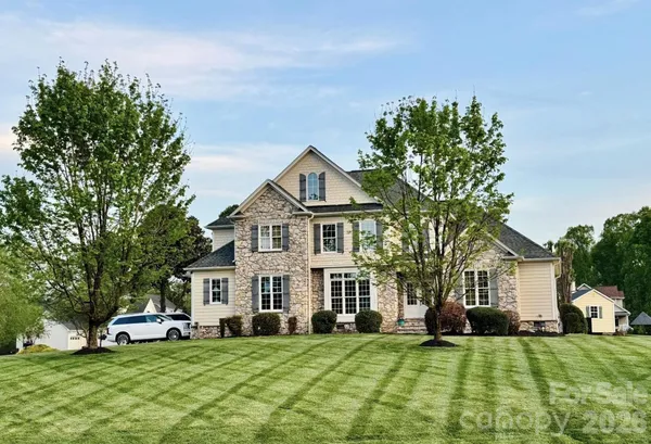 $869,000 | 2509 Stoneview Court, Denver, NC 28037