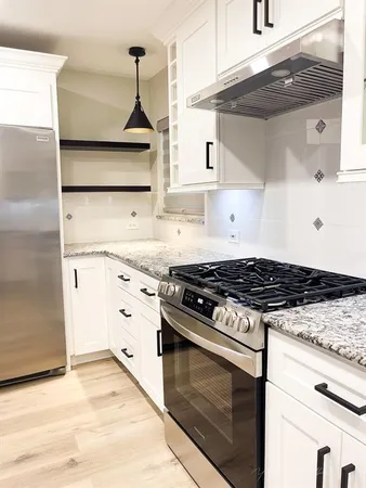 $2,300 | 722 East Strong Parkway, Grand Prairie, TX 75050