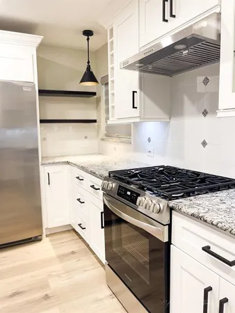 $2,300 | 722 East Strong Parkway, Grand Prairie, TX 75050
