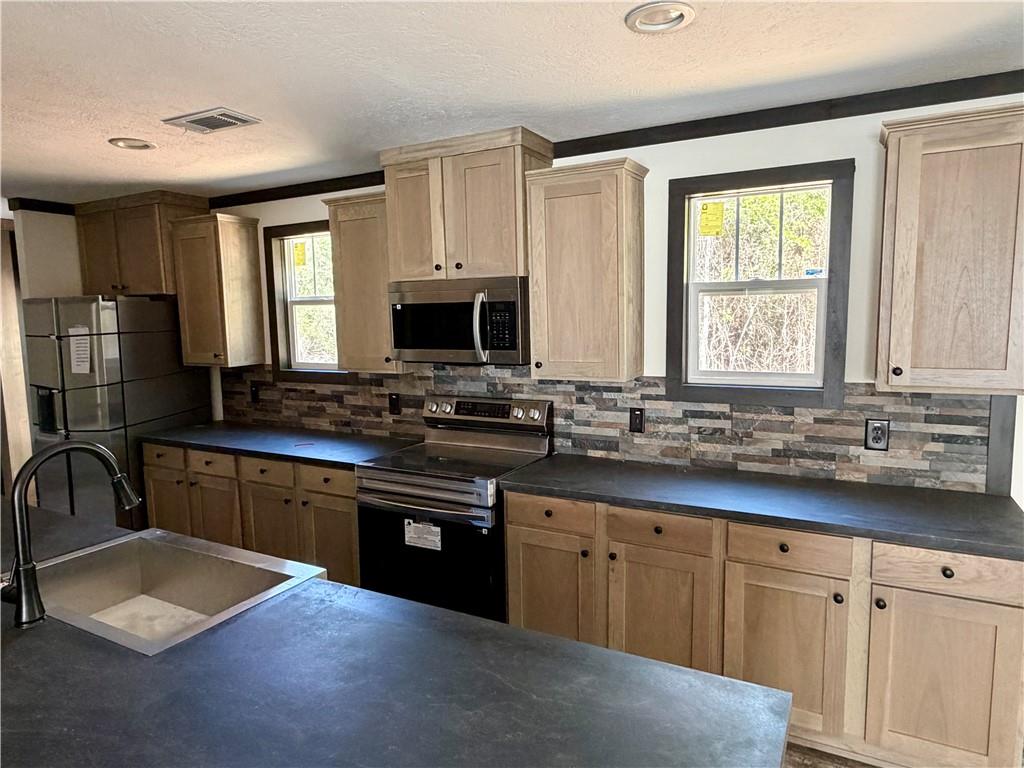 344 Ridge Road Seale, AL 36875 - Photo 10 of 30 Gallery Image 10