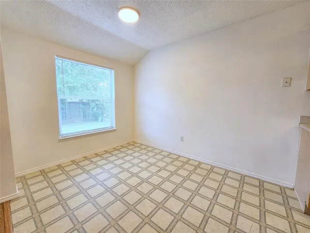 $1,800 | 414 Dakota Drive, Joshua, TX 76058