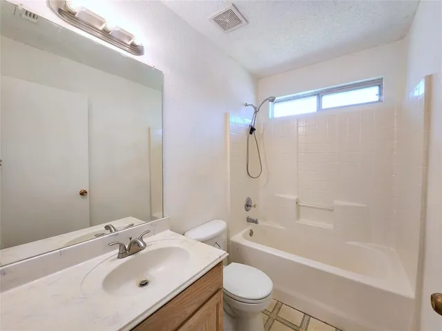 $1,800 | 414 Dakota Drive, Joshua, TX 76058