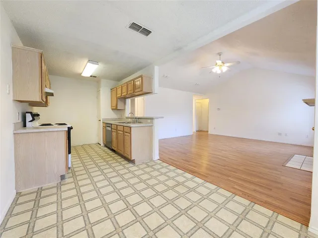 $1,800 | 414 Dakota Drive, Joshua, TX 76058