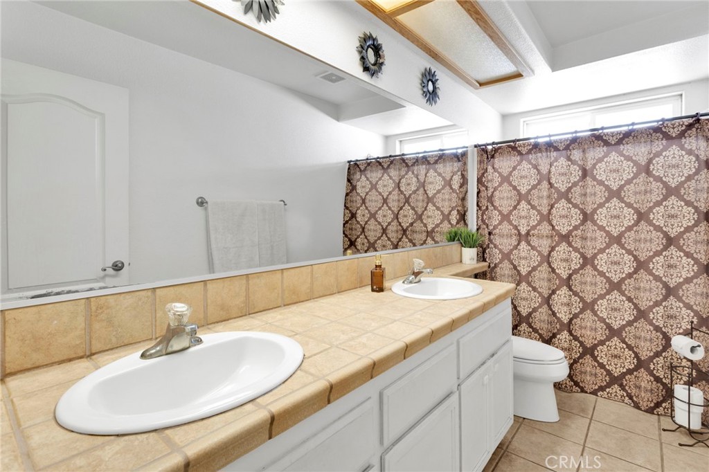 15184 Walnut Street Hesperia, CA 92345 - Photo 13 of 33
