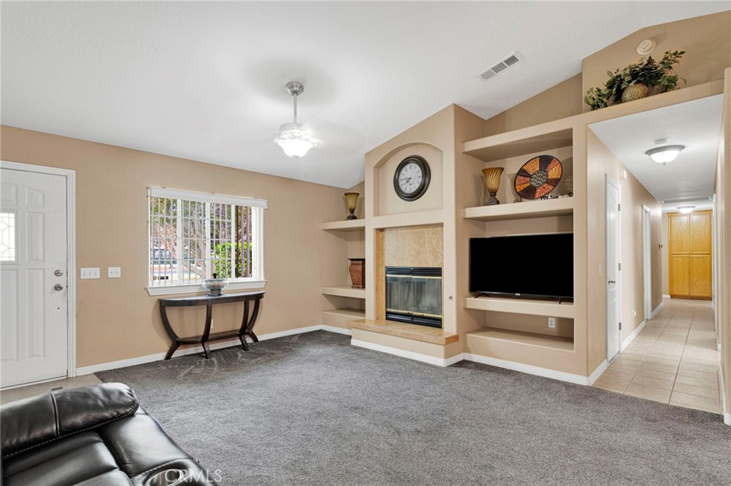 15184 Walnut Street Hesperia, CA 92345 - Photo 4 of 33