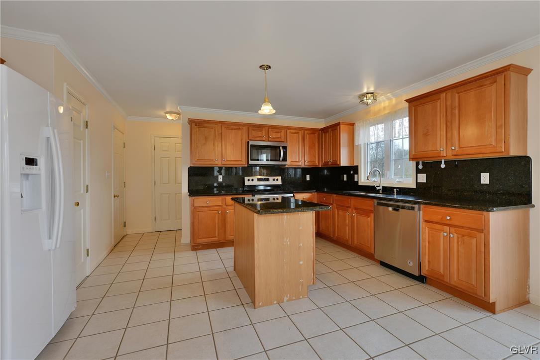 1675 Ridgeview Drive Allentown, PA 18104 - Photo 11 of 35 Gallery Image 11