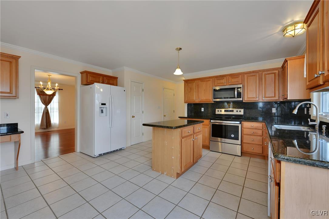 1675 Ridgeview Drive Allentown, PA 18104 - Photo 13 of 35 Gallery Image 13