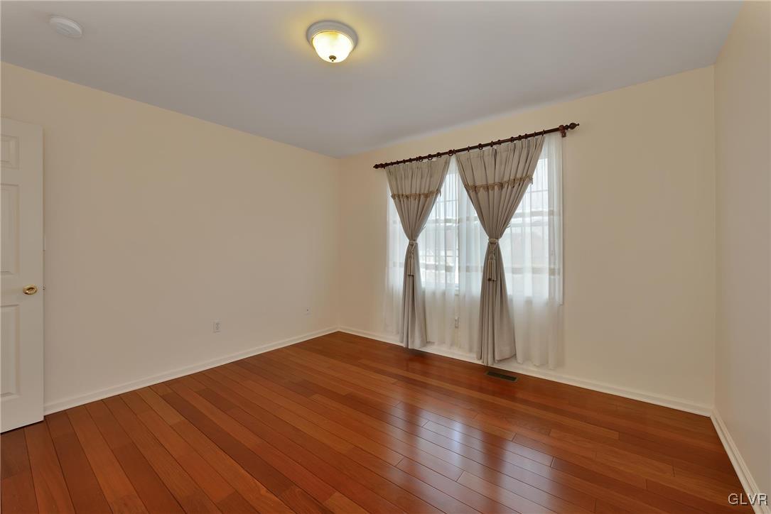 1675 Ridgeview Drive Allentown, PA 18104 - Photo 19 of 35 Gallery Image 19