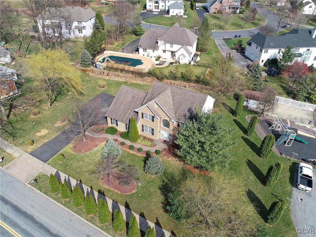 1675 Ridgeview Drive Allentown, PA 18104 - Photo 2 of 35 Gallery Image 2