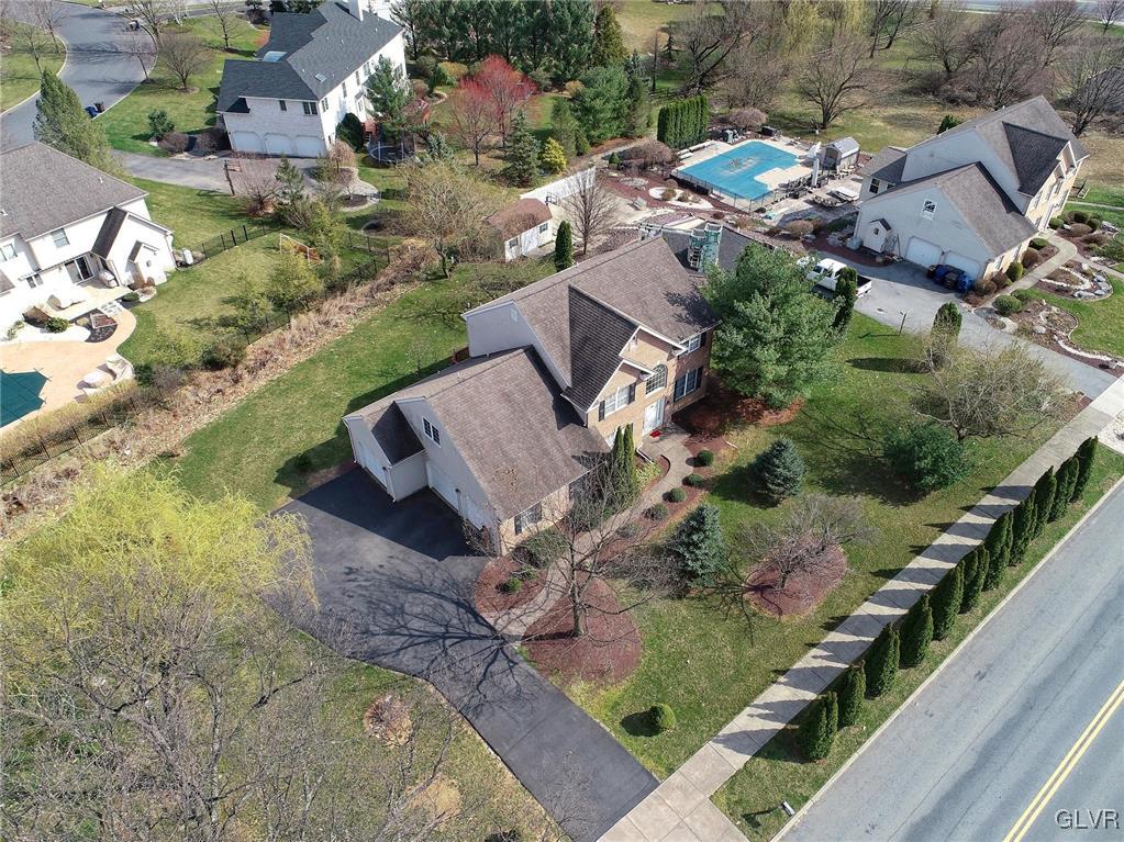 1675 Ridgeview Drive Allentown, PA 18104 - Photo 3 of 35 Gallery Image 3