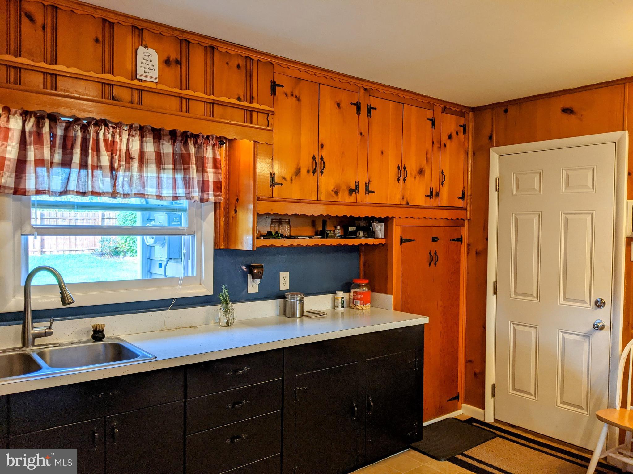 2455 Dunbar Road York, PA 17408 - Photo 11 of 27