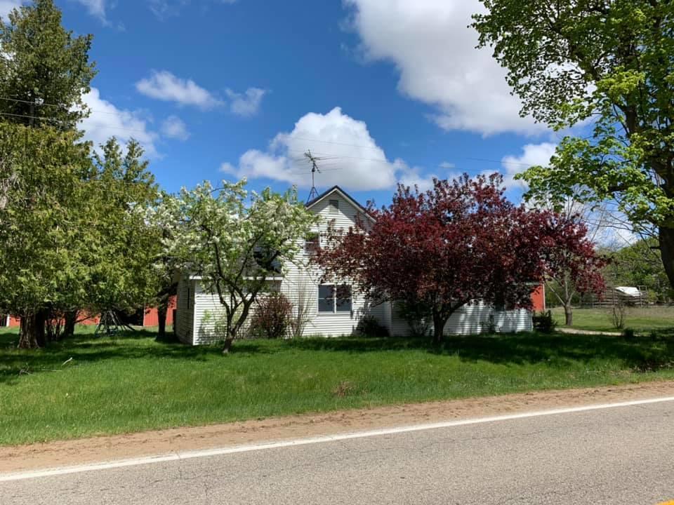 2281 McBride's Road Edmore, MI 48829 - Photo 1 of 29 Executive Homes 2281 McBrides 1