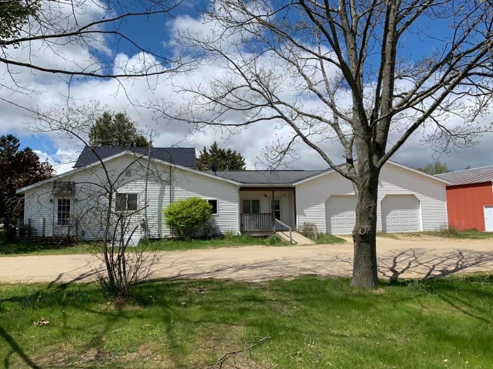 2281 McBride's Road Edmore, MI 48829 - Photo 3 of 29 Executive Homes 2281 McBrides 3