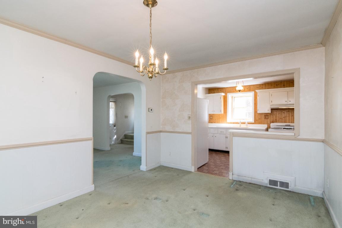 5540 Oakland Road Halethorpe, MD 21227 - Photo 2 of 40 Hardwoods under the carpeting!