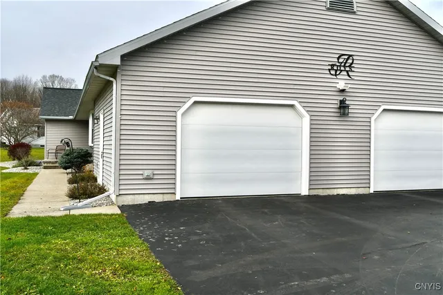 $550,000 | 7413 Sanger Hill Road, Sangerfield, NY 13480