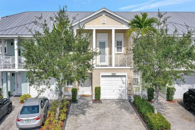 $749,000 | 10867 Northwest 76th Lane, Doral, FL 33178