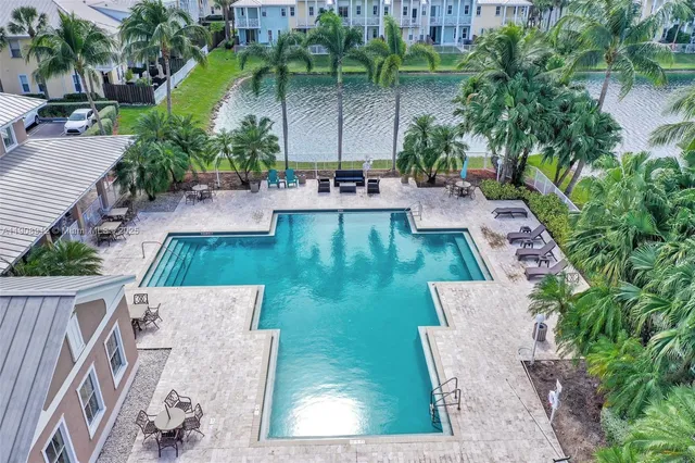 $749,000 | 10867 Northwest 76th Lane, Doral, FL 33178