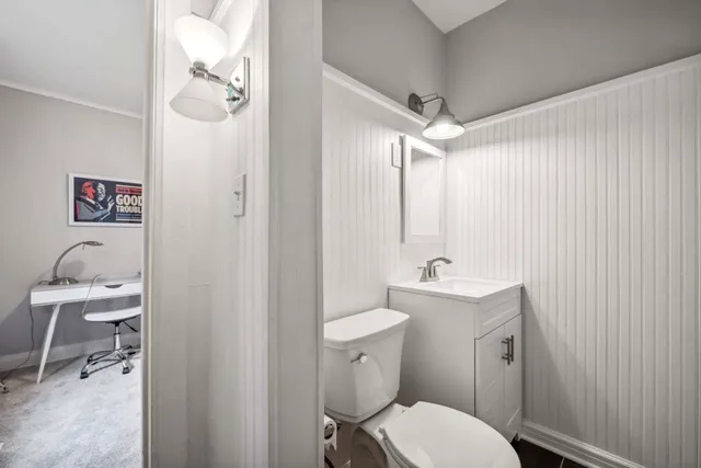 $3,900 | 2429 Central Street, Evanston, IL 60201