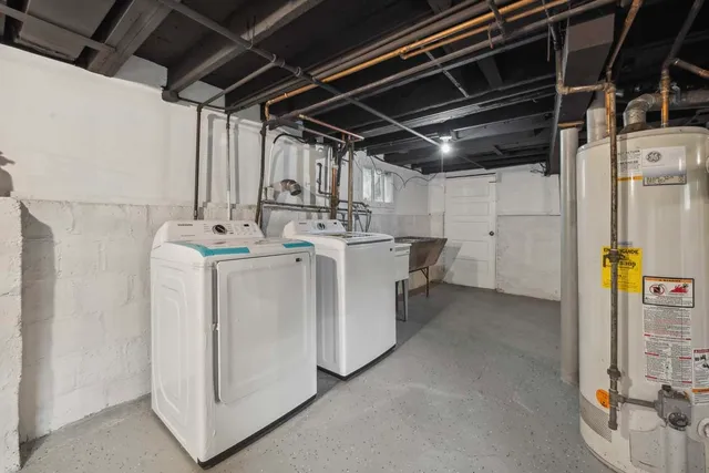 $3,900 | 2429 Central Street, Evanston, IL 60201